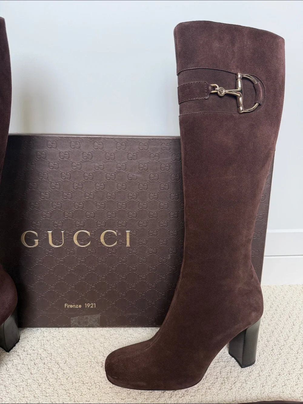 Gucci authentic knee